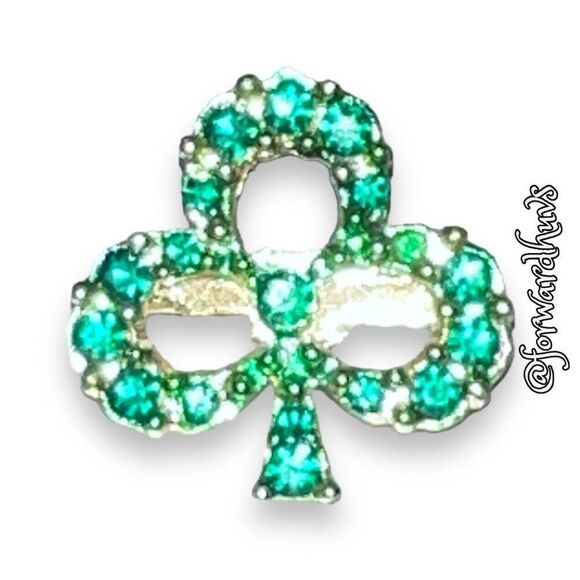 Bundle Sale 3 for $15 | Gold Tone Three-Leaf Clover Brooch - Picture 5 of 8